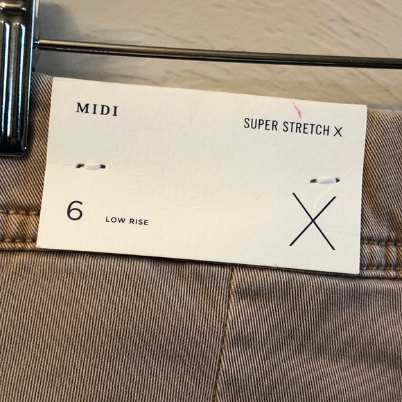 NWT AMERICAN EAGLE KHAKI SHORTS SZ 6 - Picture 4 of 4